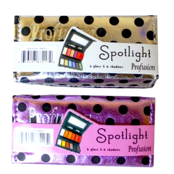2 Spotlight Eyeshadows & Lipgloss Set NWT - Picture 8 of 13